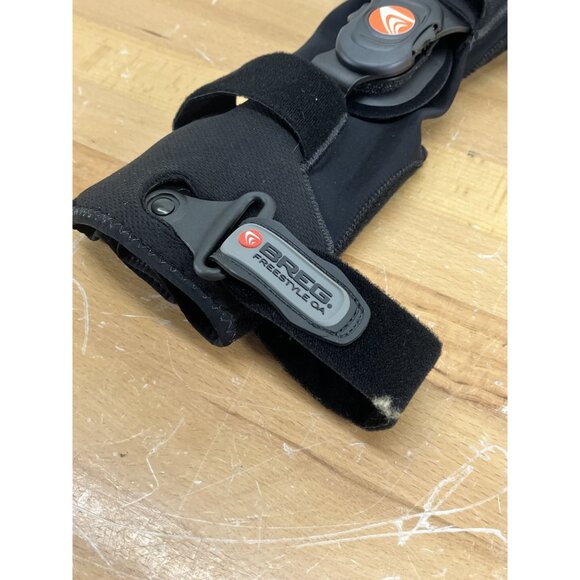 Breg Freestyle OA Lateral Knee Brace Right Leg Size Small Front - Picture 4 of 10